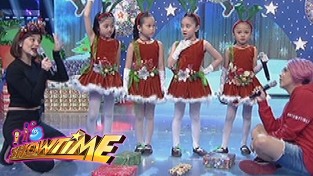 It's Showtime: Where does Santa Claus live? | Santa Babies