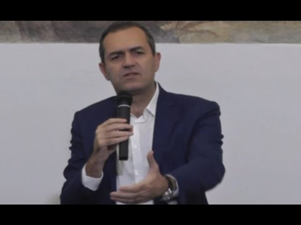 Napoli - "La rinascita parte dalla scuola", de Magistris incontra gli studenti (12.12.16)