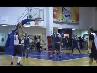 Caserta - Partita di Natale al Palavignola per la Fondazione 4 stelle (12.12.16)