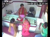 Jewellery Thief in a shop Caught on CCTV Camera|Youngster's Choice