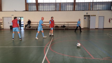 Pour ces footballeurs, interdiction de courir !