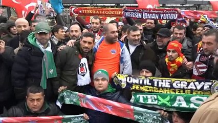Taraftar grupları Şehitler Tepesi'ni ziyaret etti