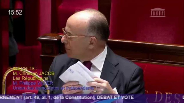 Jacob se paie Cazeneuve à l'Assemblée: Dès que le premier ministre aura terminé de lire ses textos