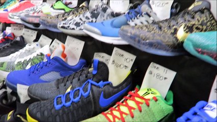 SNEAKERHEAD SELLS SHOES OFF HIS FEET IN PUBLIC