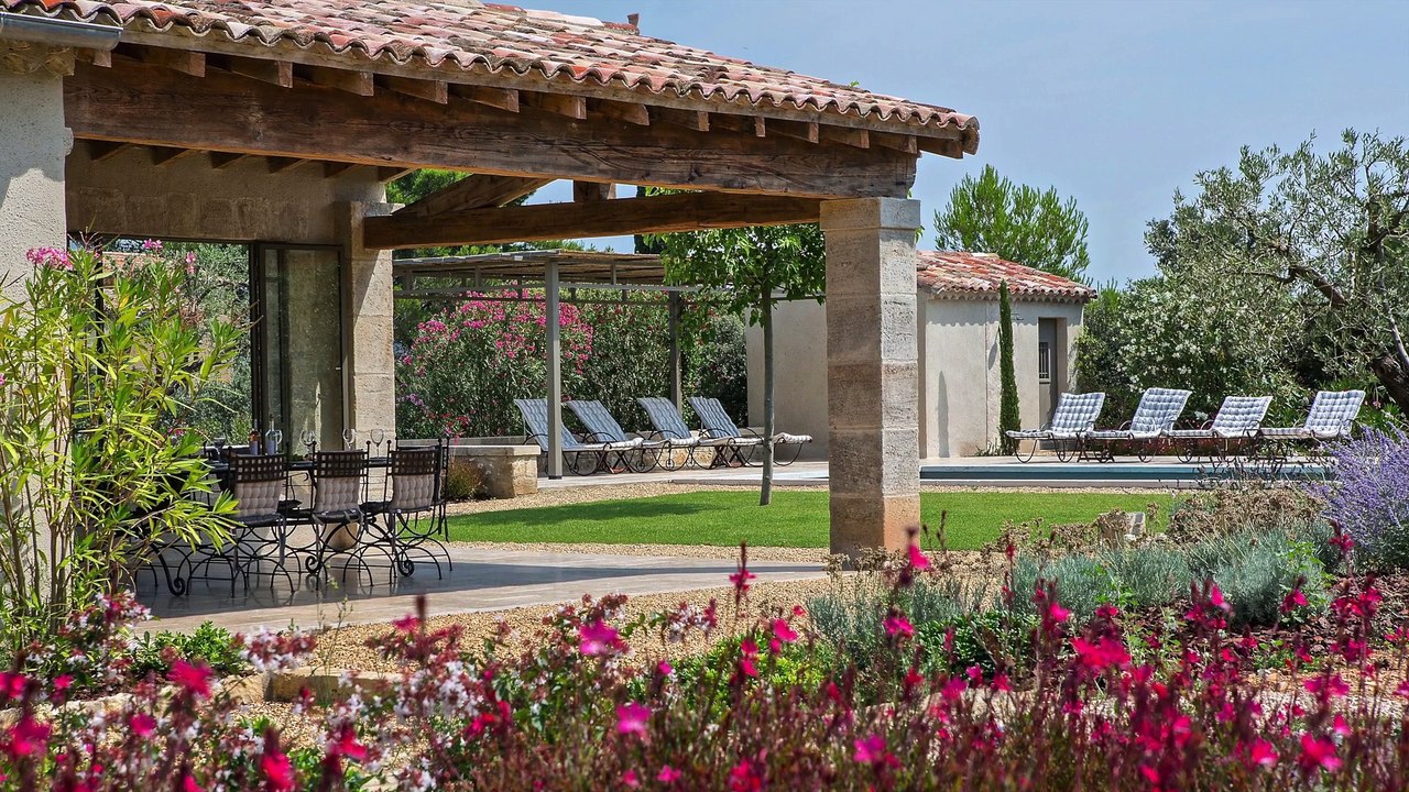 PROVENCE Vente Propriété EYGALIÈRES - Vue Alpilles - 300 m²