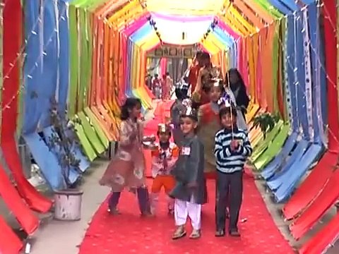 12 rabi ul awal in faisalabad 2016 (Sohna Aya te Saj gaye galian Bazar ).flv