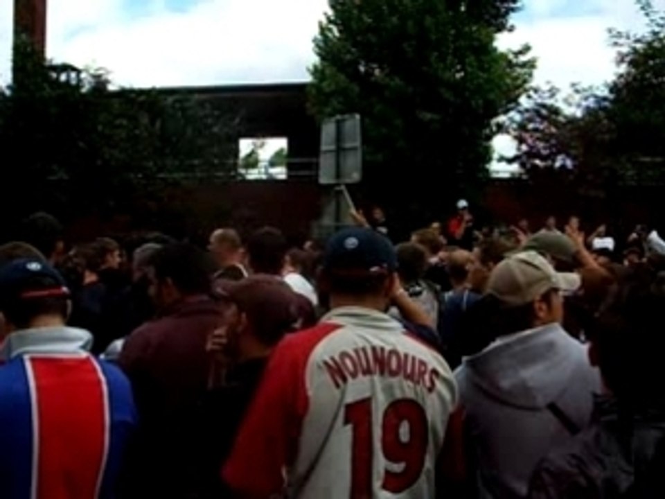 Minute de gloire du Capo en carton psg om