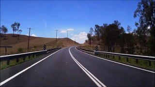 En Australie il pleut des serpents en pleine route et par beau temps