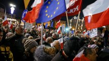 Manifestaciones a favor y en contra del Gobierno polaco en las calles de Varsovia