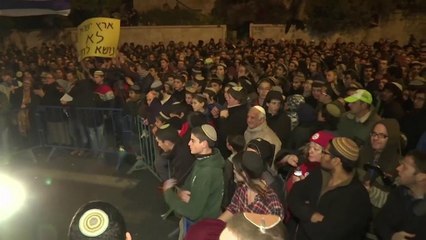 Download Video: Cientos de colonos judíos piden a Netanyahu en Jerusalén que suspenda la evacuación de Amoná