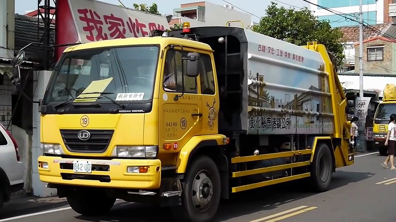 Garbage Truck Videos for Kids, Garbage Trucks in Action, Trash Trucks