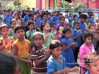 বিনা পারিশ্রমিকে শিক্ষার্থীদের শুদ্ধ সুরে জাতীয় সঙ্গীত শেখান রবিদাস