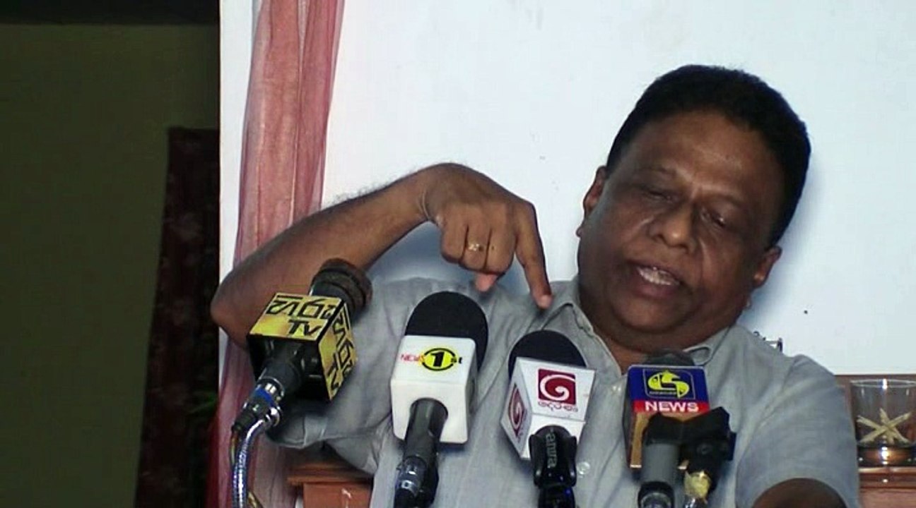 නාවික හමුදාපති පාදඩ , දාමරිකයා වගේ ...ලිච්ඡවි මන්ත්‍රය ජප කරමින් කාලිංඝමාගගේ අඩිපාරේ යන ආණ්ඩුවක් මේක !