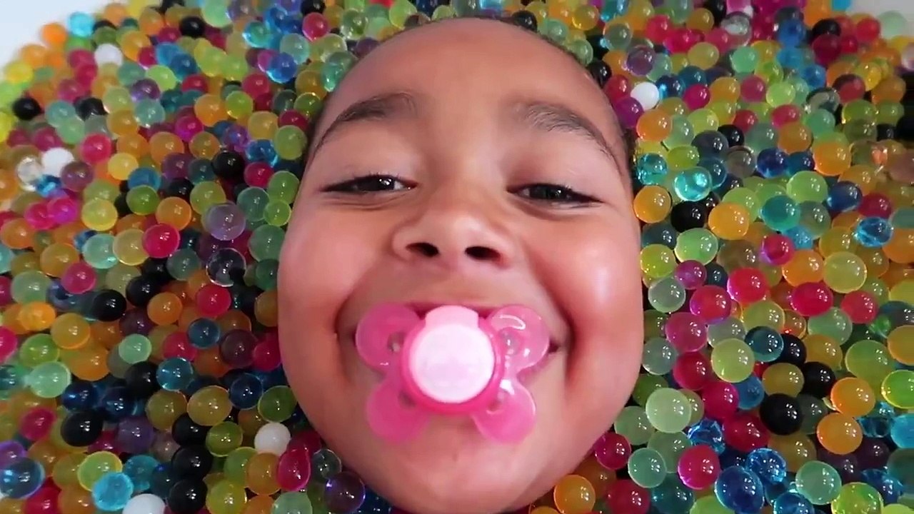 Bad Baby Crazy Orbeez Bath Party Spa Compilation Daddy Freaks Out Toys AndMe Vidéo Dailymotion