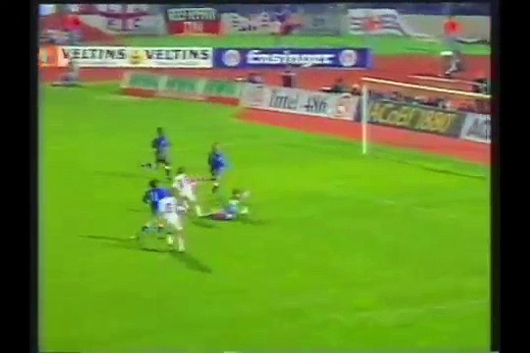 16.09.1992 - 1992-1993 UEFA Champions League 1st Round 1st Leg VfB Stuttgart 3-0 Leeds United