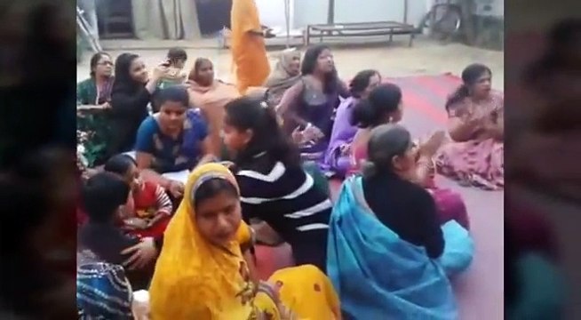 DESI GIRLS DANCE 2016 - Village Girl Dance - Rajasthani Sangeet Dance 2016