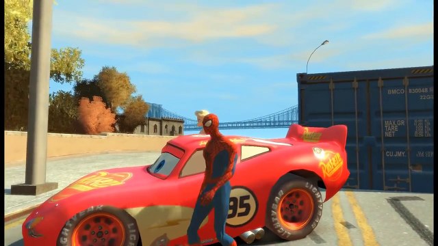 ELSA de Frozen vs Hombre Araña | Videojuego de carreras de autos Cars | Carrera en el cementerio