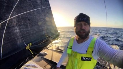 D38 : Alex Thomson is doing his own race / Vendée Globe