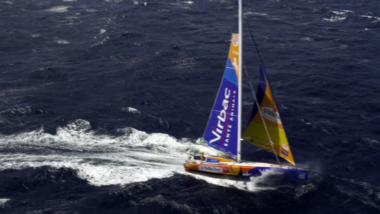 J38 : Incroyables images de StMICHEL-VIRBAC dans le Détroit de Bass ! / Vendée Globe
