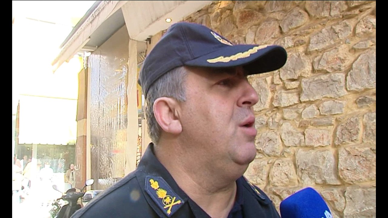 Φωτιά σε κατάστημα στο κέντρο της Λαμίας. Τι λέ...