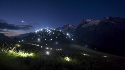 Création lumineuse de Jean Baptiste avec un vol de nuit exceptionnel