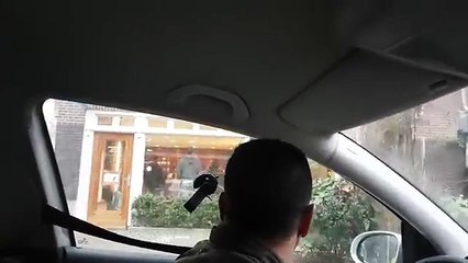 GESTOORDE TREITERVLOGGER 0FUX WILT JOCHIE IN ELKAAR SLAAN VOOR VERKEERSRUZIE