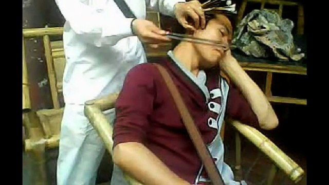 Chinese Ear Cleaning (22) Cleaning Ears and Drinking Tea