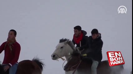 Bingöl'de kar üstünde at yarışlarına hazırlanıyorlar | En Son Haber
