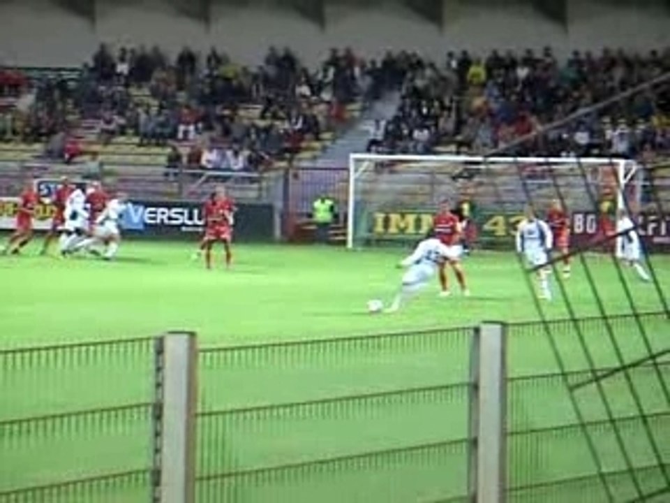 Surperbe coup franc d'Abdou : 0-2