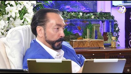 Münafık Kuran okunan yerden kaçar.