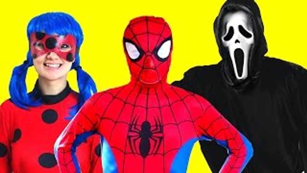 Mucize Uğur Böceği ve Örümcek Adam Korku Filmi Seyrediyor! Scream Joker Spiderman Ladybug