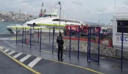 İstanbul'da deniz otobüsündeki yangından ilk görüntüler