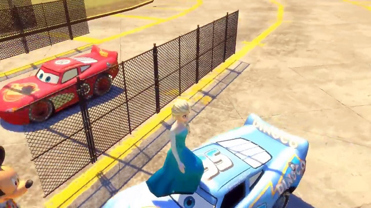 SPIDERMAN, MICKEY MOUSE y ELSA de FROZEN | Carrera de autos Cars con 3 PERSONAJES