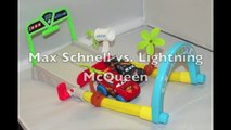 Disney Cars Hydro Wheels Max Schnell vs Lightning McQueen in Race Water Racers Splash Speedway Set