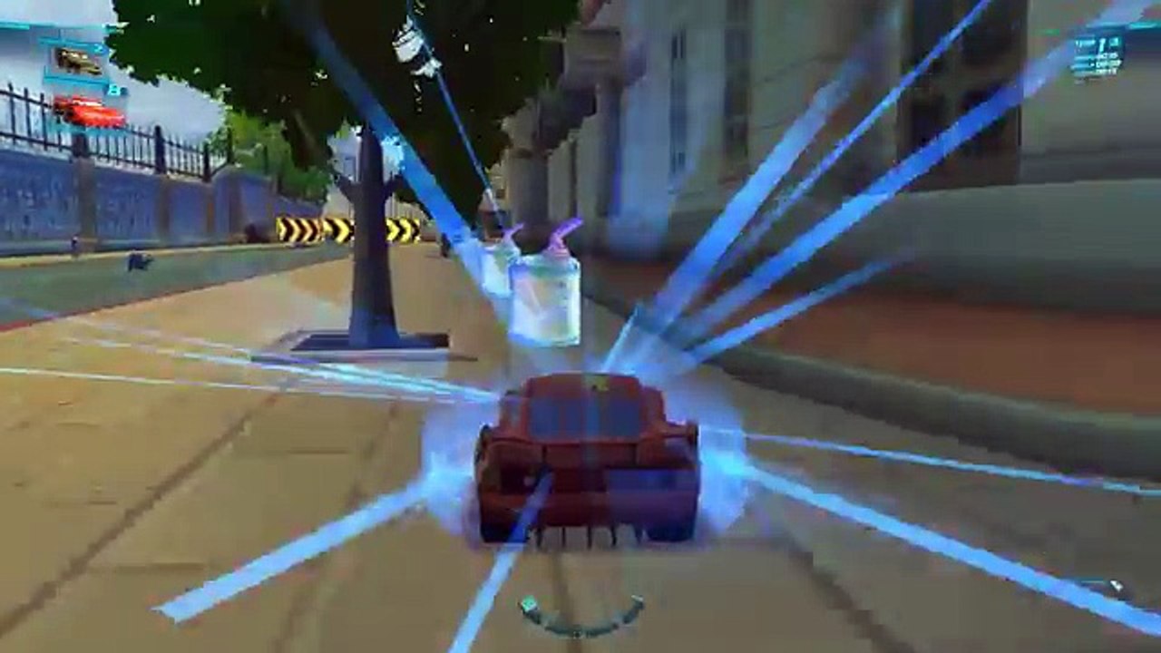 FLASH MCQUEEN Disney Pixar Cars 2, course sur circuit | Dessin animé en Francais