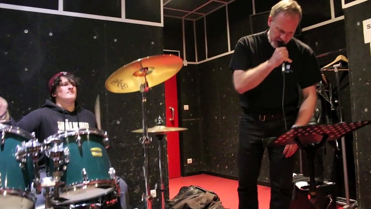 Unanswered RIP répète en studio au Rocksane