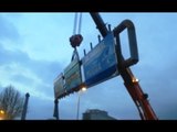 Trieste - Segnaletica danneggiata da camion, rimossa dai Vigili del Fuoco (14.12.16)