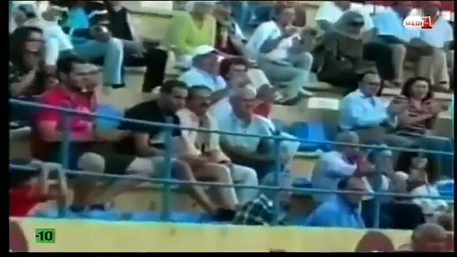 مصارعة ثيران (انثى) يختل فرسها .. والثور لا يرحم - مصارعة الثيران