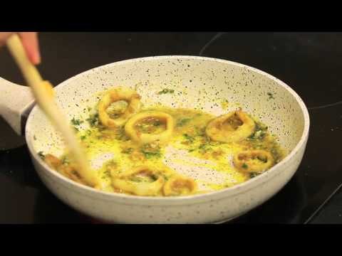 سندوتش كاليماري بصوص البقدونس والثوم - كوكتيل الفراولة#ساندويتش_وحاجة_ساقعة #شريف_الحطيبى #cbcsofra