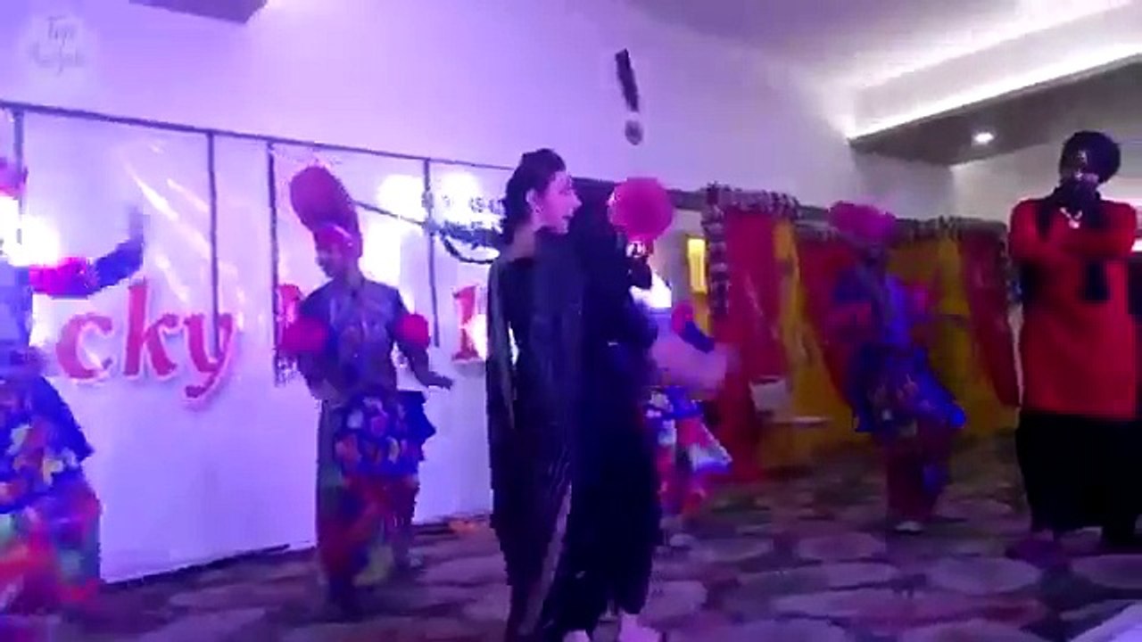 Dancer Bandook