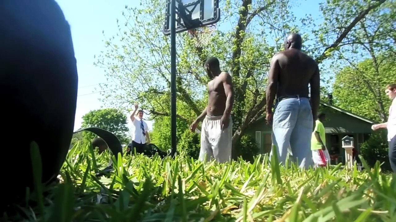 2 mormons mettent la misère au Basket à des blacks