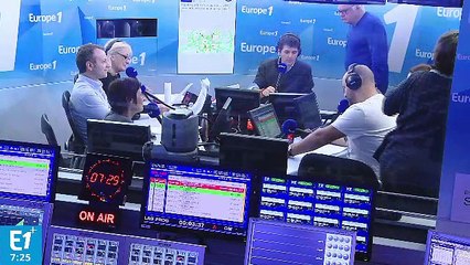 Bernard Cazeneuve : "Qui veut un petit sexto de la part de Bernard ?"