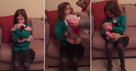 Elle reçoit le cadeau de ses rêves et fond en larmes