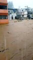 Rua de Iconha se transforma em rio com forte chuva