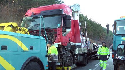 Spectaculaire : Un camion sort de route près de Veynes (vidéo)
