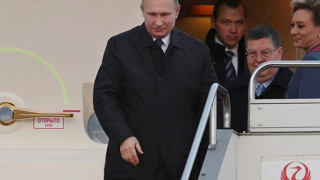Russian President Vladimir Putin arrives in Japan