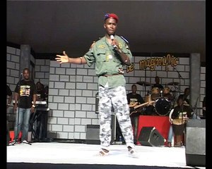 Magnific-Délivrance d'une go de yopougon