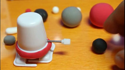 Play Dough Walking Robot (Art Dough)