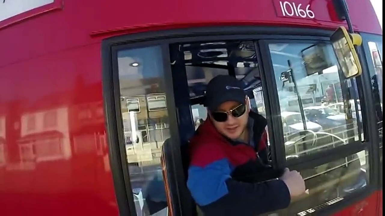 bus driver stops bus to fight cyclist after argument