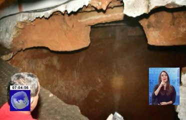 Colapso de muro provoca un socavón en el cantón Zaruma, El Oro